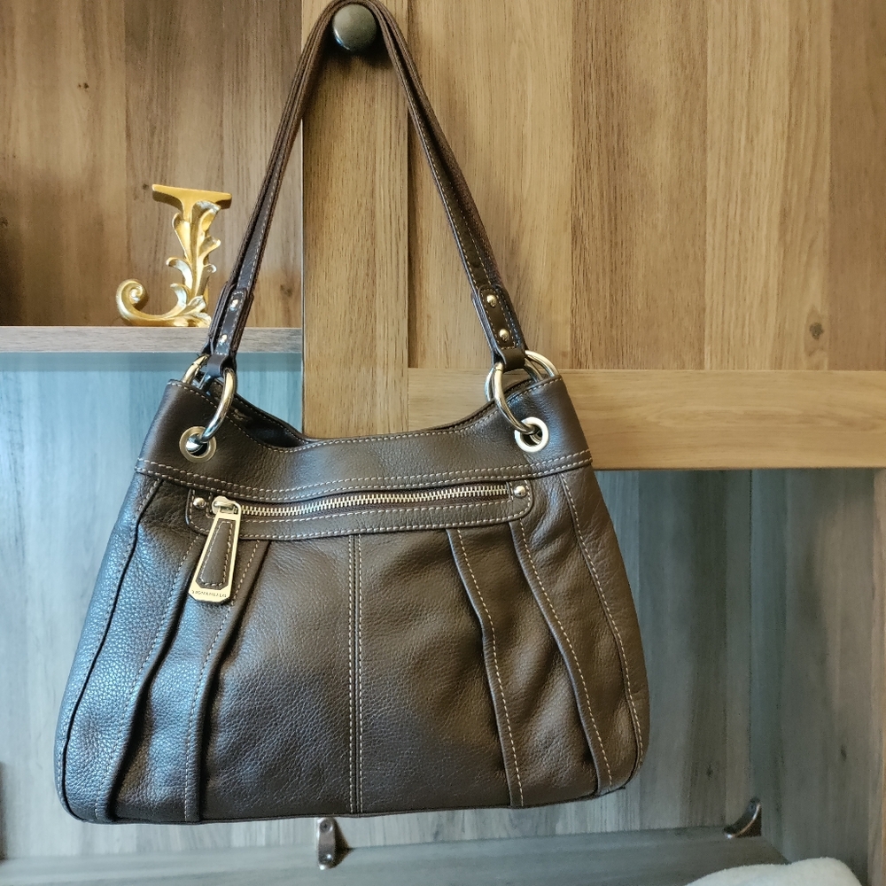 Tignanello Pleated brown leather purse